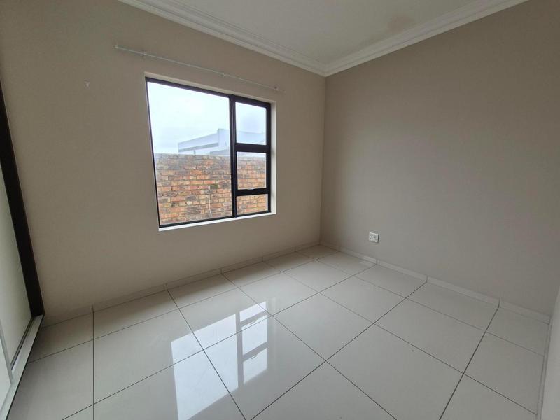 To Let 2 Bedroom Property for Rent in Bloubergrant Western Cape